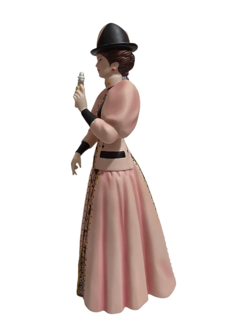 2004 Avon Mrs. PFE Albee President's Club Award porcelain figurine.